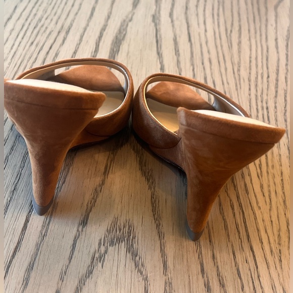 Veronica Beard “Mila” sandal in suede - Picture 3 of 14